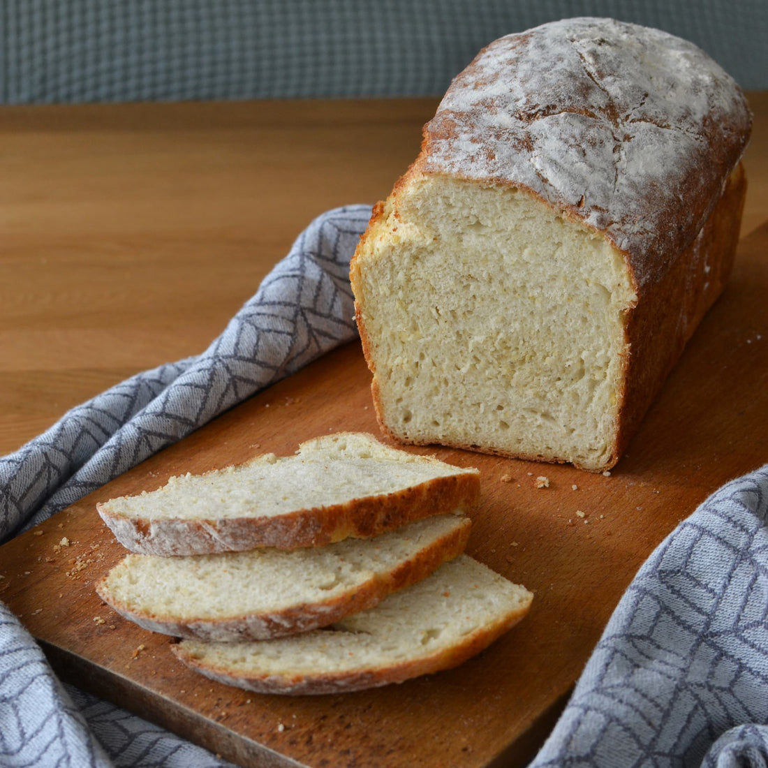 Saftiges Hirse-Dinkel-Brot aus der Kastenform