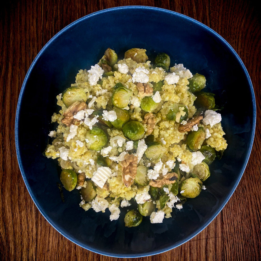 Warmer Hirsesalat mit Rosenkohl und Feta